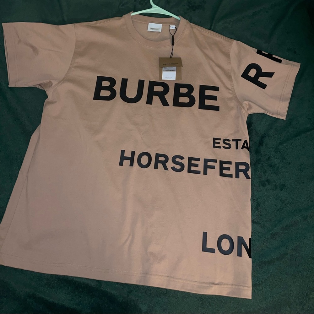 Sz Small Burberry T-Shirt